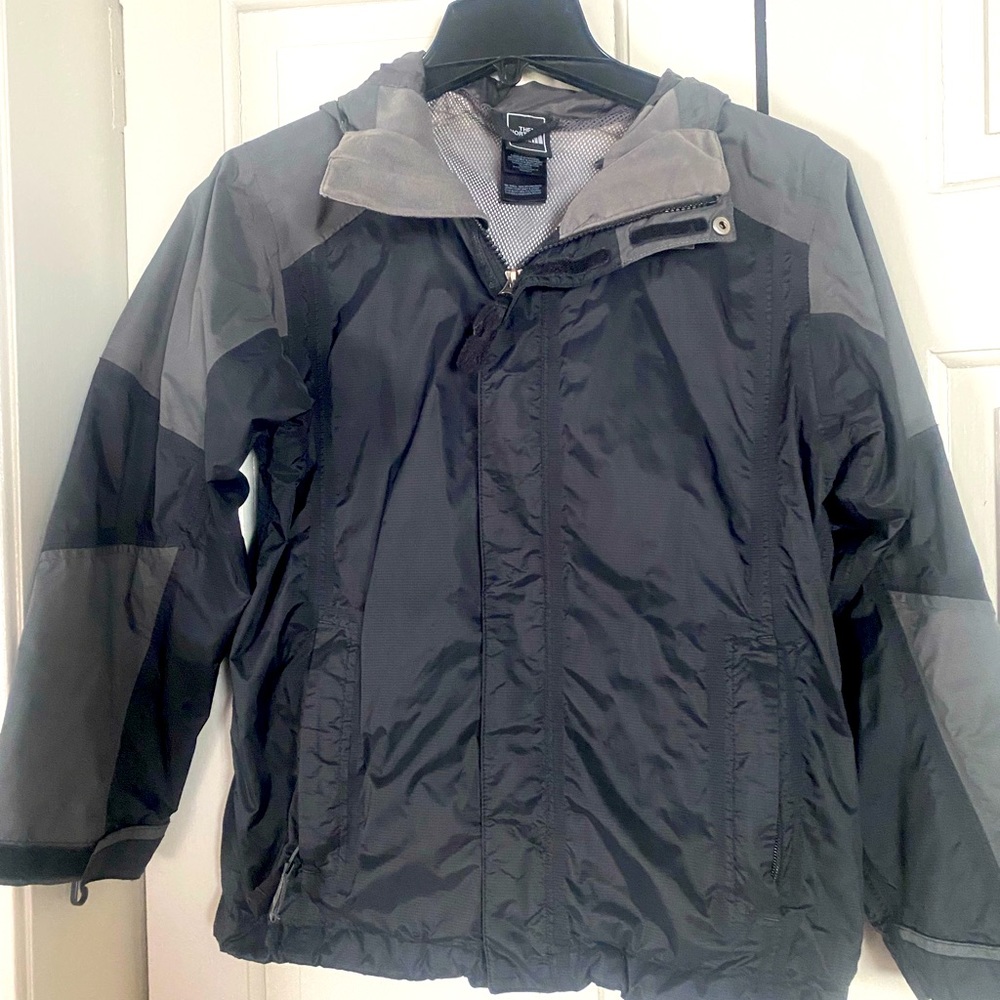 Boys Youth North Face lightweight jacket size M 10/12